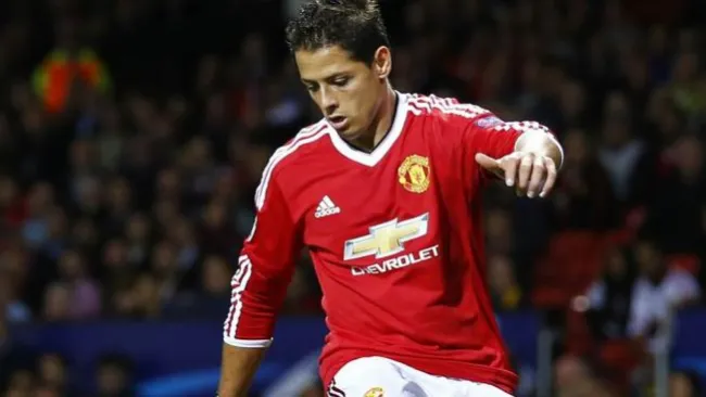 Hernández, en un juego con el Manchester United