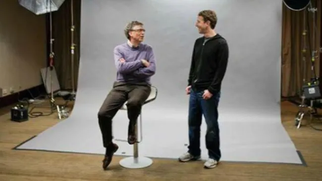 Bill Gates y Mark Zuckerberg en una charla