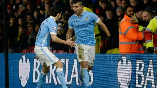 Kun Agüero celebrando su anotración con Navas