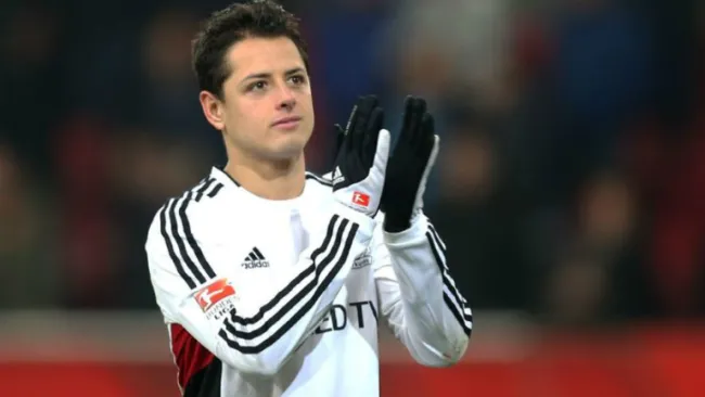 Hernández en partido con el Leverkusen