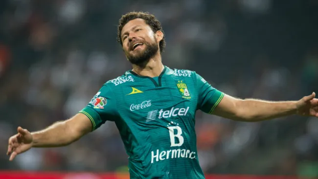 Miguel Sabah se lamenta con León 