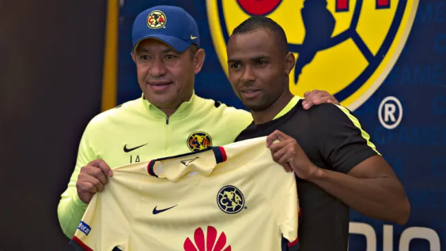Nacho Ambriz, en presentación de refuerzos del América