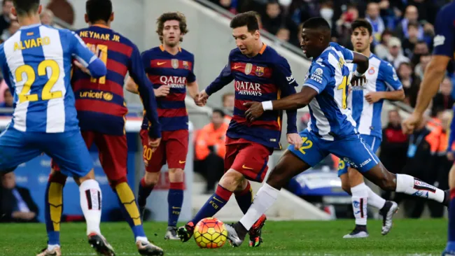 Espanyol y Barcelona disputan el derbi catalán