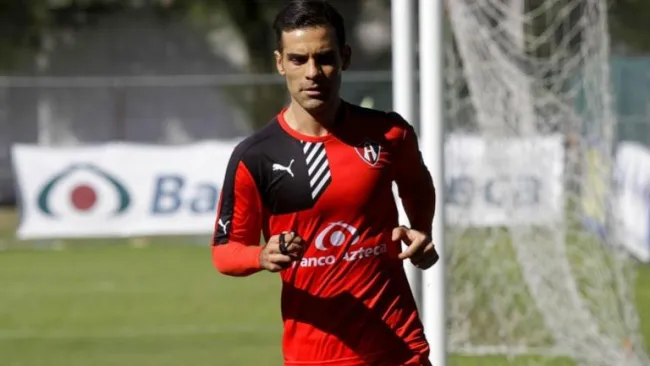 Rafa Márquez en entrenamiento con Atlas