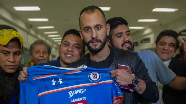 Víctor Vazquez a su llegada a la Ciudad de México