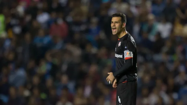Rafa Márquez durante el partido contra Querétaro