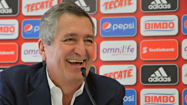 Jorge Vergara, en conferencia de prensa