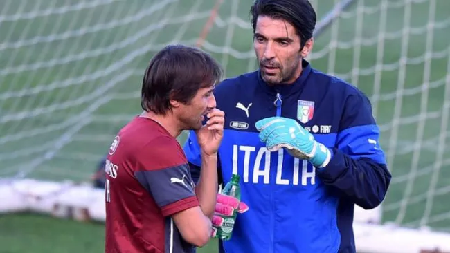 Buffon y Conte, en un entrenamiento de Italia