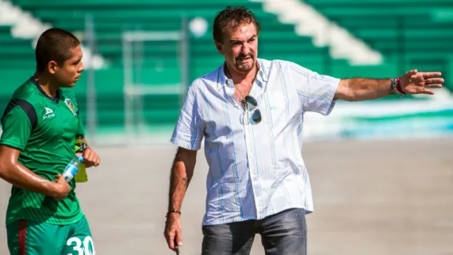 La Volpe durante un entrenamiento de Jaguares