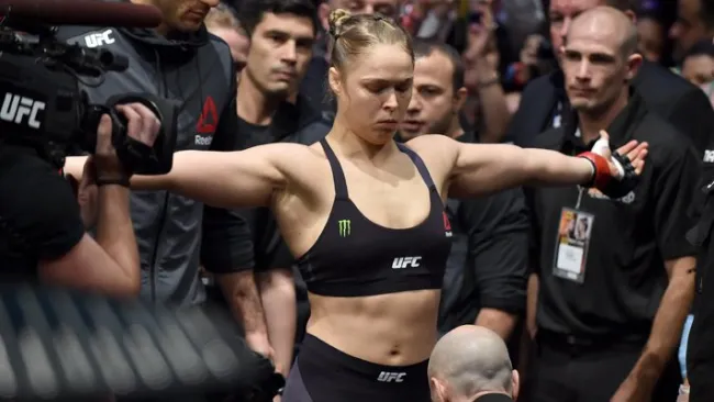 Ronda se prepara para una sesión de entrenamiento