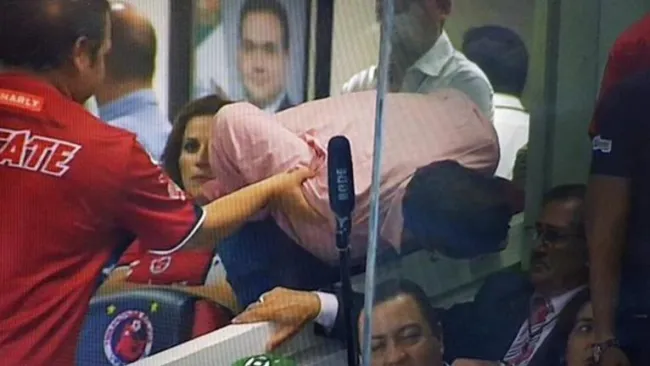 Fidel Kuri encara a Edgardo Codesal 