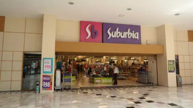 Entrada de una tienda Suburbia