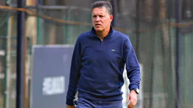 Ricardo Peláez al interior de las instalaciones de Coapa