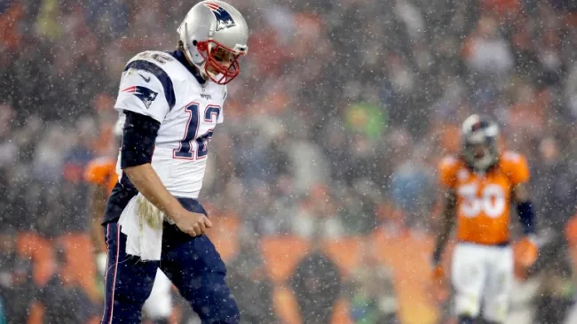 Brady en un partido contra Broncos