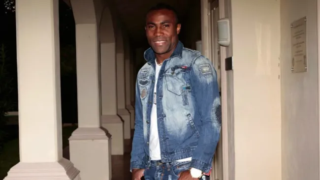 Joffre Guerrón posa para sesión de fotos