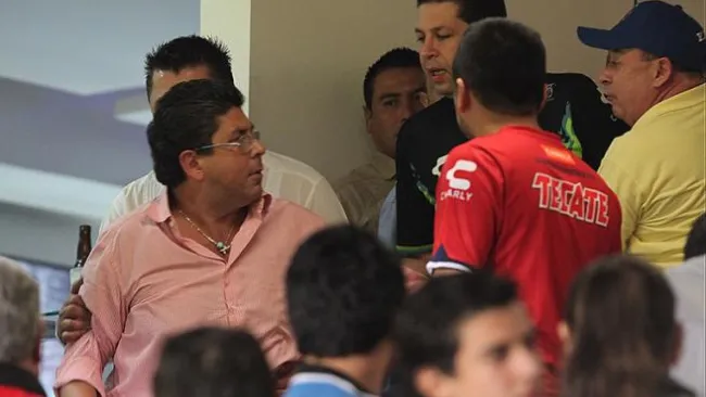 Kuri, durante la bronca en el Pirata Fuente