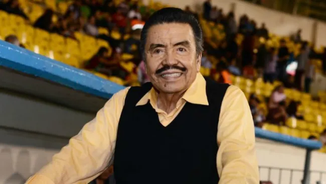 El Chino posa para una fotografía