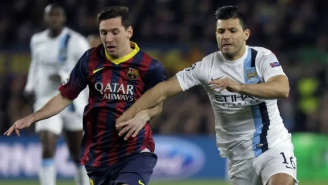 Messi y Agüero en un duelo de Champions League