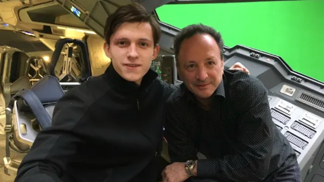 Tom Holland y Louis D'Esposito en el set de Civil War