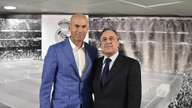Pérez posa junto a Zidane