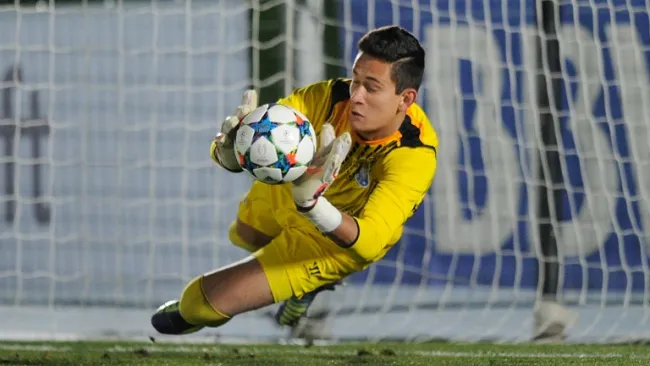 Gudiño ataja un penal