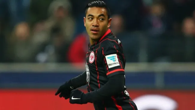 Marco Fabián durante un encuentro con el Frankfurt