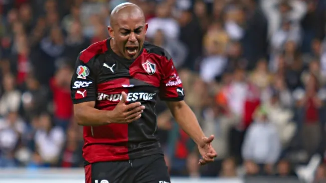 Arévalo se lamenta durante el partido frente a Pumas