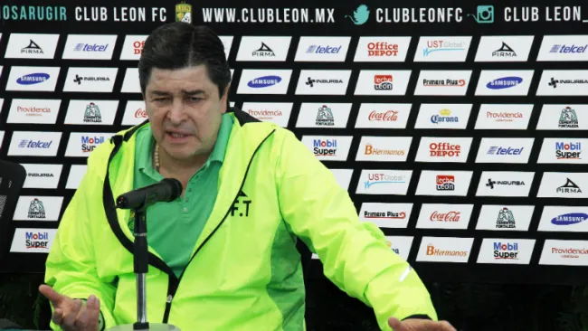 Tena durante su presentación con la Fiera