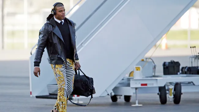 Cam Newton antes de viajar a San Francisco para el SB