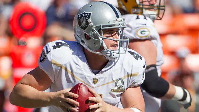 Derek Carr, QB de Oakland, durante el Pro Bowl
