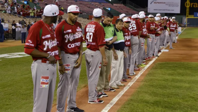 Los jugadores de Venados durante su debut