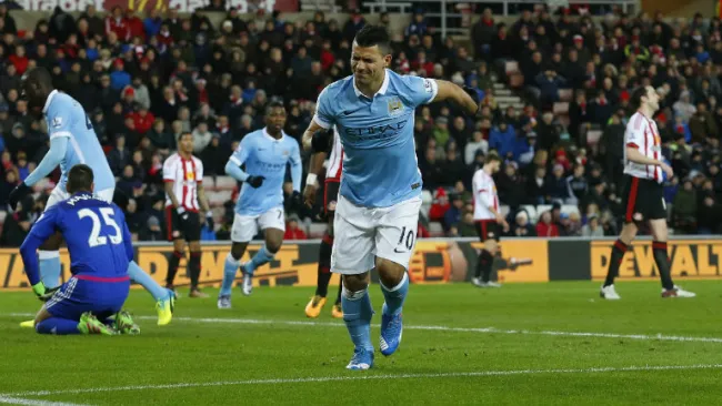 Kun festeja tras marcar único gol del City contra Sunderland