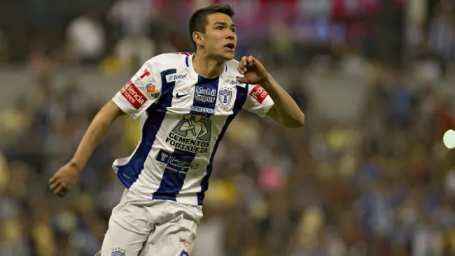 Hirving Lozano festeja una anotación contra América