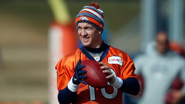 Manning, en práctica con los Broncos de Denver