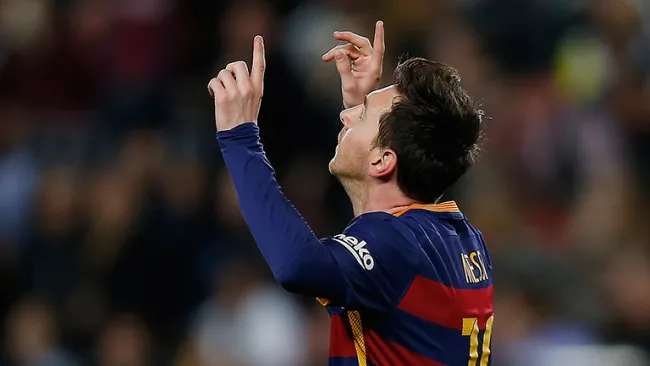 Lionel Messi celebra uno de sus goles contra Valencia 