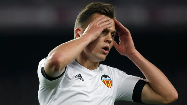 Cheryshev se lamenta por una jugada contra Barcelona