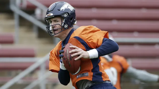 Peyton Manning, en entrenamiento con Broncos