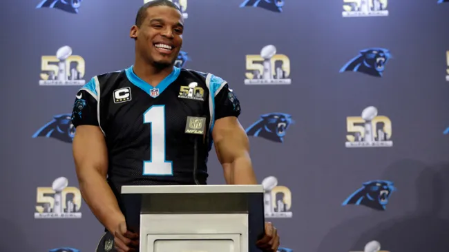 Cam Newton en conferencia previa al Super Bowl 50