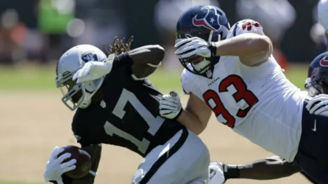 Una jugada durante un partido entre Oakland y Houston