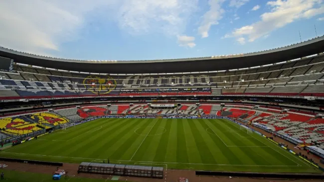 El Estadio Azteca, a la espera de un encuentro
