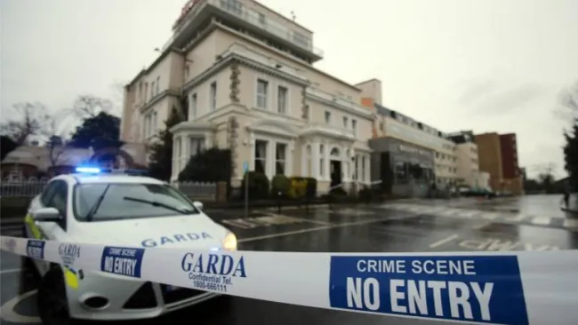 La policía custodia el Hotel Regency después del tiroteo