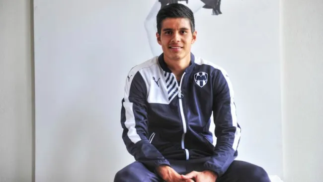 Miguel Herrera posa para la lente de RÉCORD