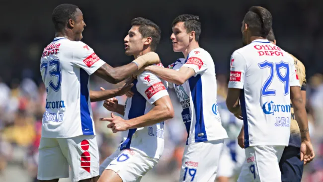 Los jugadores de Pachuca festejan el gol del empate