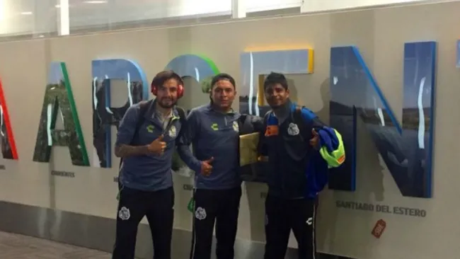 Jugadores de Puebla a su arribo a Argentina