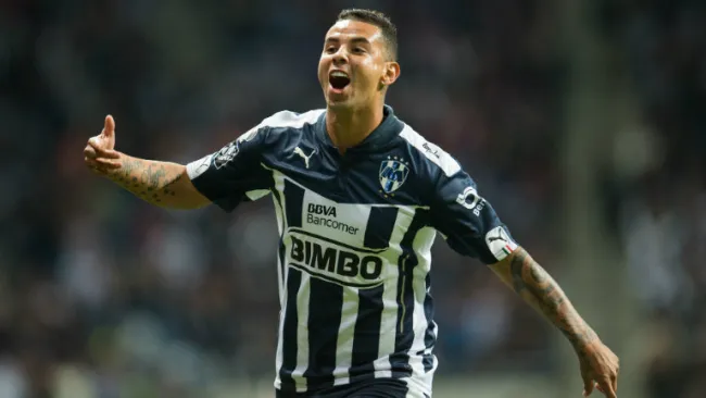 Edwin Cardona festeja su golazo contra Dorados 