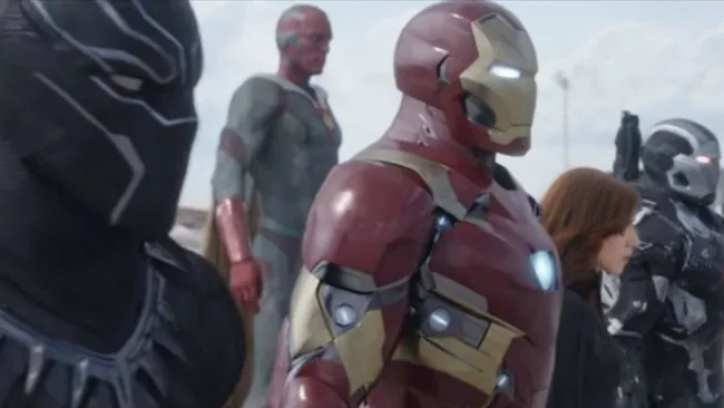 Iron Man y su equipo durante la película