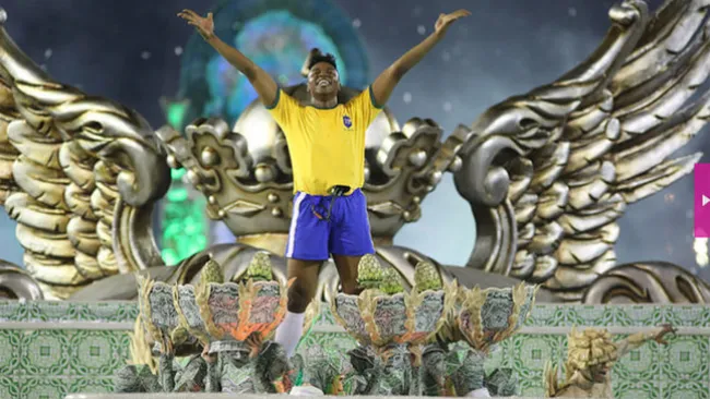 Carro alegórico del carnaval brasileño