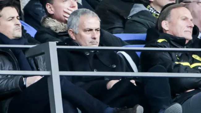 José Mourinho durante un partido de Bundesliga