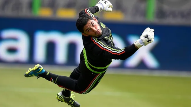 Corona, en un entrenamiento del Tri