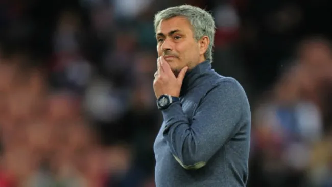 Mou, durante un encuentro de la Premier League